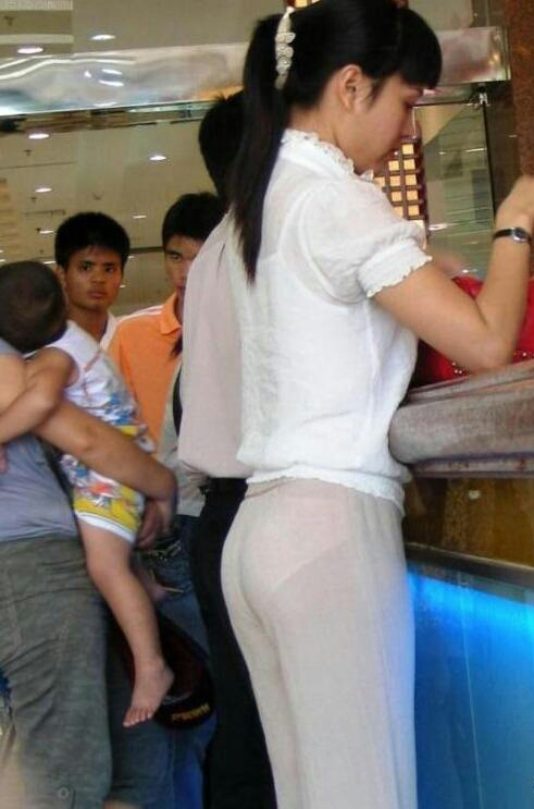 女孩穿<em>透明</em>衣服或<em>裙子</em>是故意的么? - 知乎