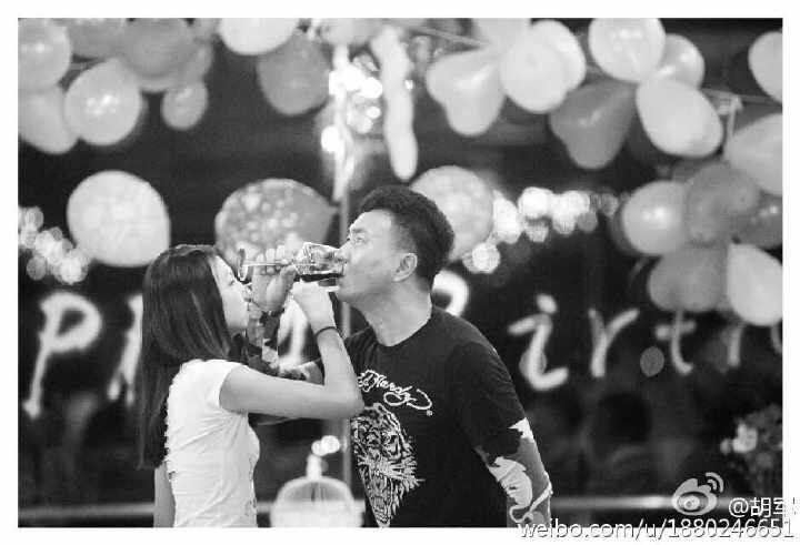 大家怎么看待<em>胡军和女儿亲嘴</em>? - 你如何评价 X