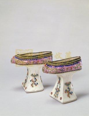 清朝女子花盆底鞋的鞋底是用什么材质做的?