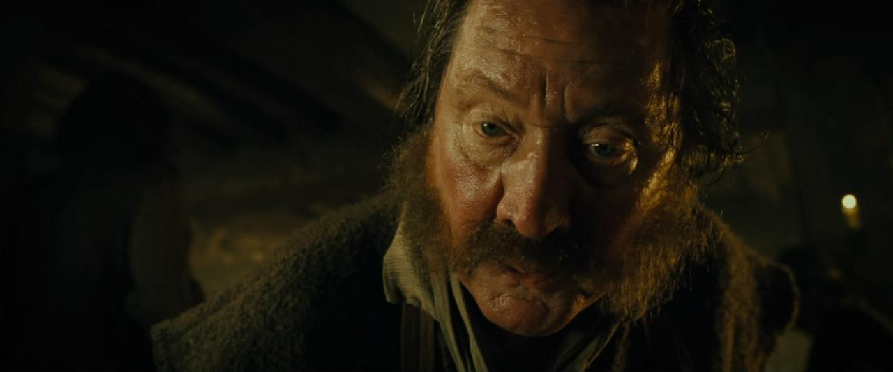 指环王的饰演矮人的演员的实际身高也是很矮的吗?