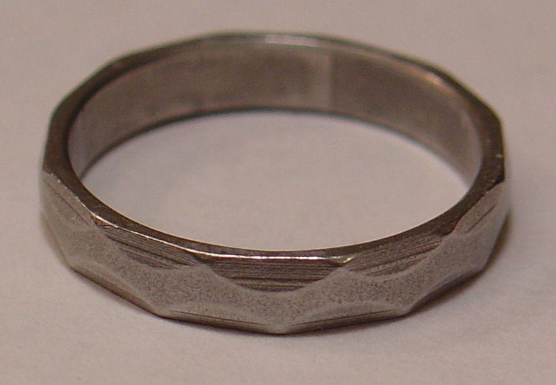 后续事件:the iron ring