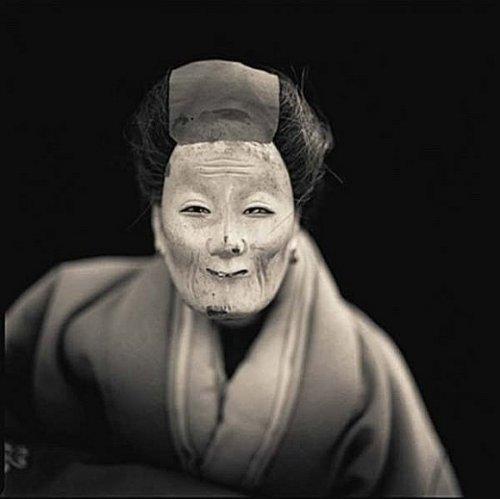 用我素颜,为你<em>祭奠</em>这张<em>照片</em>出自哪里,有什么