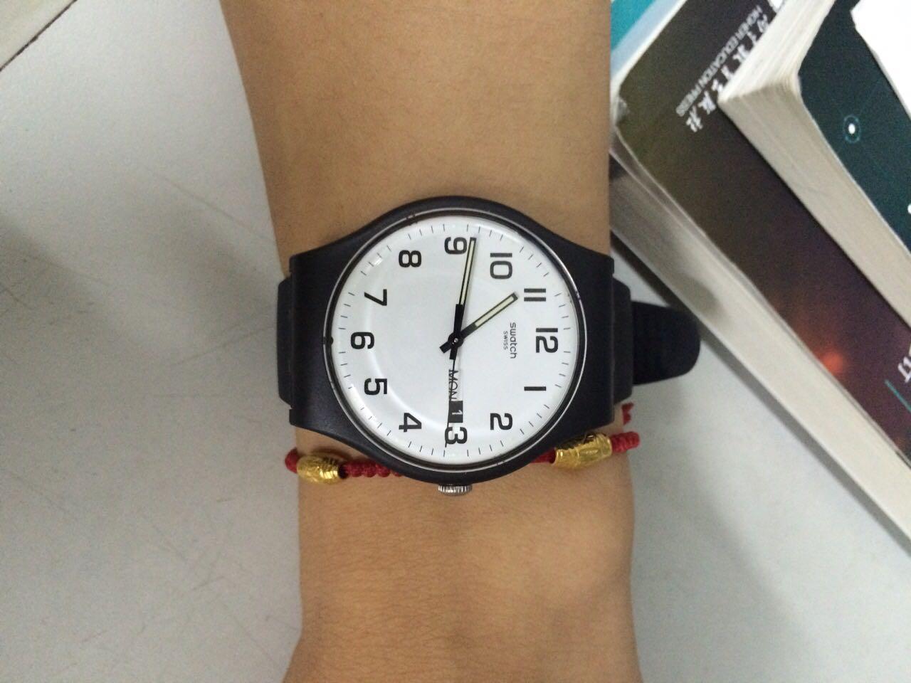 新买的swatch手表,白天走时较准,一晚上不戴就