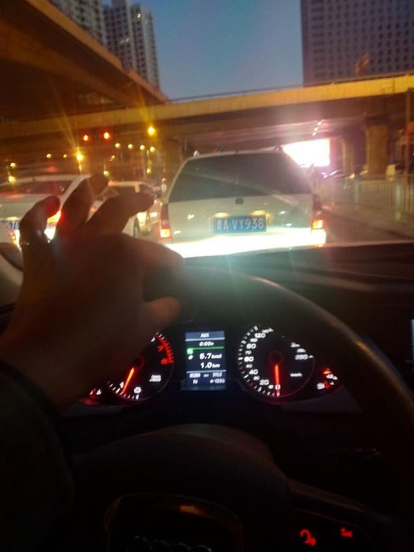 青海,早上开车这手势.