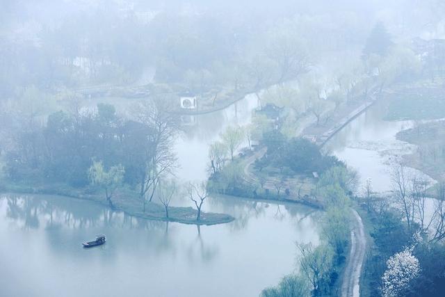 飘风不终朝,骤雨不终日