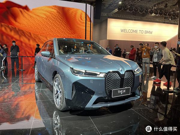 宝马ix定位纯电动中大型suv,是宝马电动suv的旗舰车型.