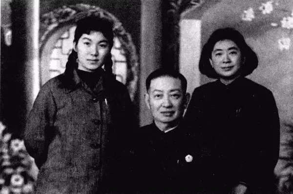 戏曲女神第4期新凤霞评剧皇后共和国最美的花旦