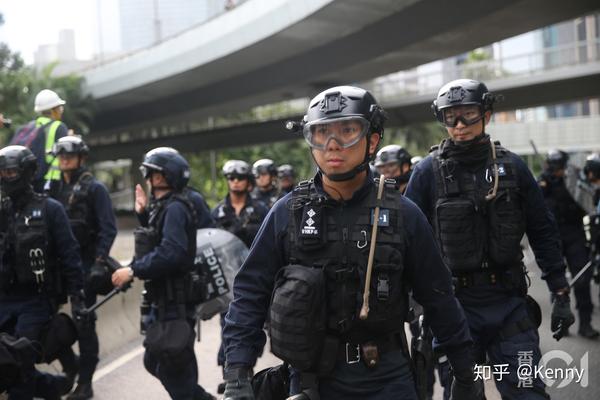 香港警队精锐防暴部队速龙小队包括装备