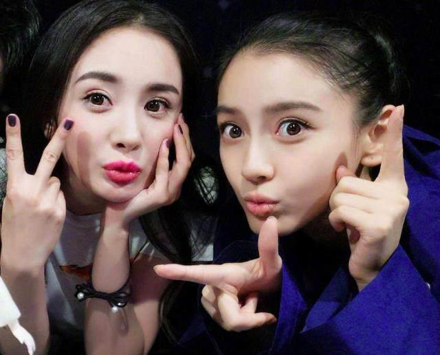 在娱乐圈里,以漂亮著称的,你可能马上会想到 杨幂和angelababy,她们都