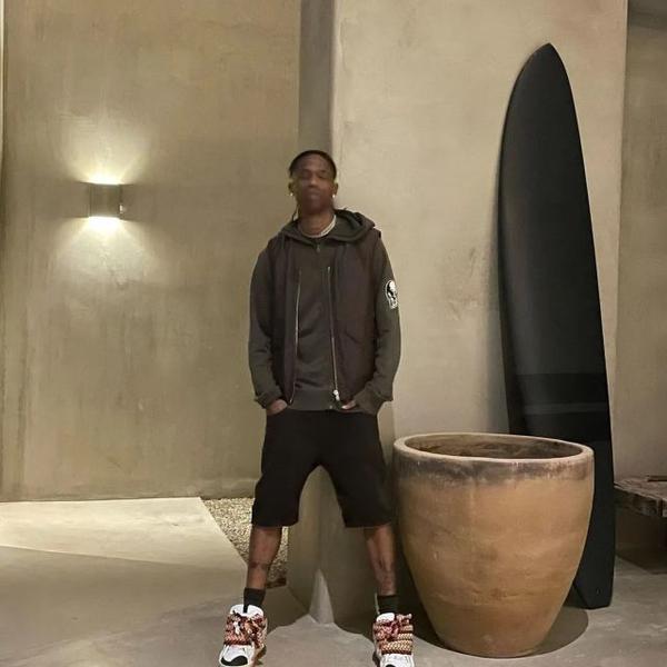 天价travisscottxlanvin联名面包鞋曝光确认限量发售