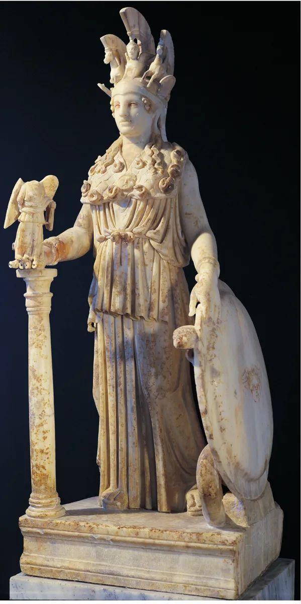 这尊极著名的雕像属于一艘可能驶向罗马而遭遇海难的船中的装载物.