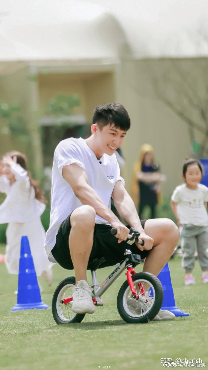 有没有你喜欢的黄景瑜适合当壁纸的男友风照片