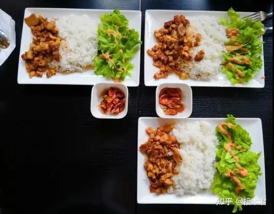 河北科技大学共有4个食堂,分别是1,2,3餐厅和同翔园,菜品种类繁多