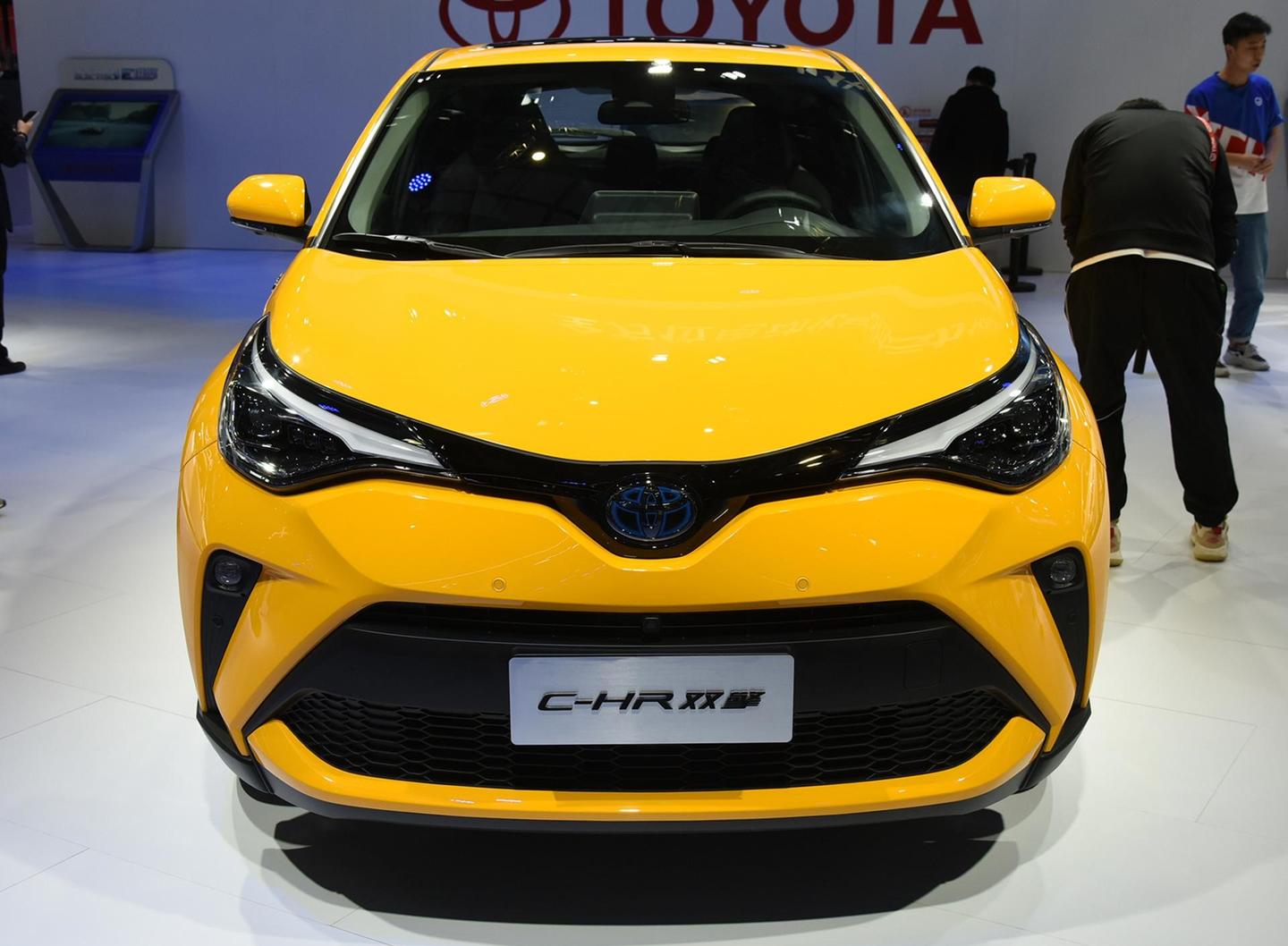 丰田小型suv车型chr,丰田小型chr 纵观国内小型suv市场,广汽丰田c-hr无疑是一款非常有个性的suv.
