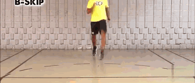 篮球教学-增强弹跳力训练方法,离扣篮更进一步