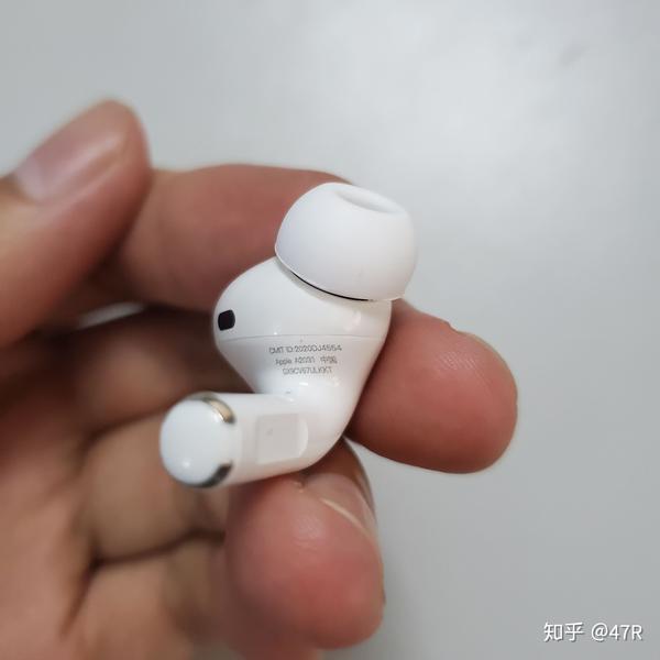 我想知道airpodspro左右耳机上有没有序列号和我这个是不是华强北的