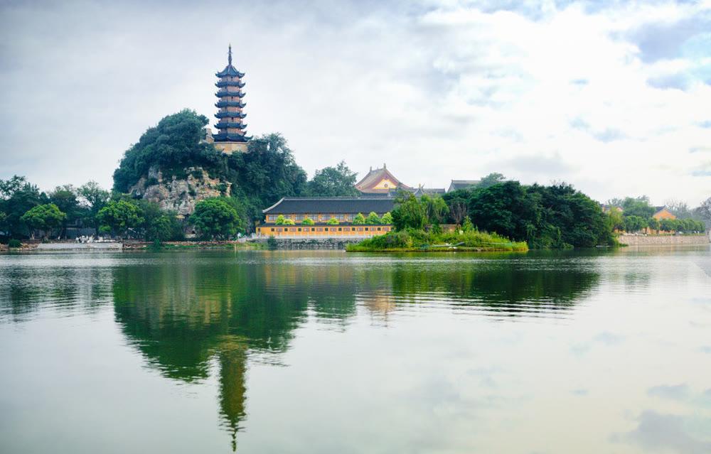 江苏旅游景点推荐 金山寺公园旅游攻略 低音号免费语音导游