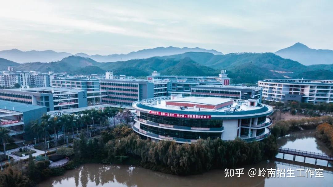 关于广东岭南职业技术学院的自我介绍