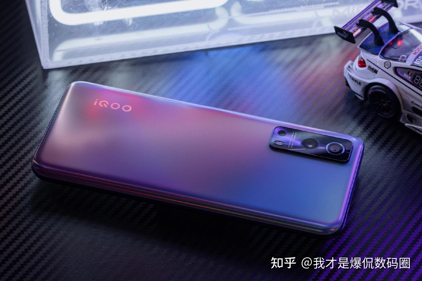 而在线上战略两家也颇为相似,oppo推出了realme,vivo则推出了iqoo