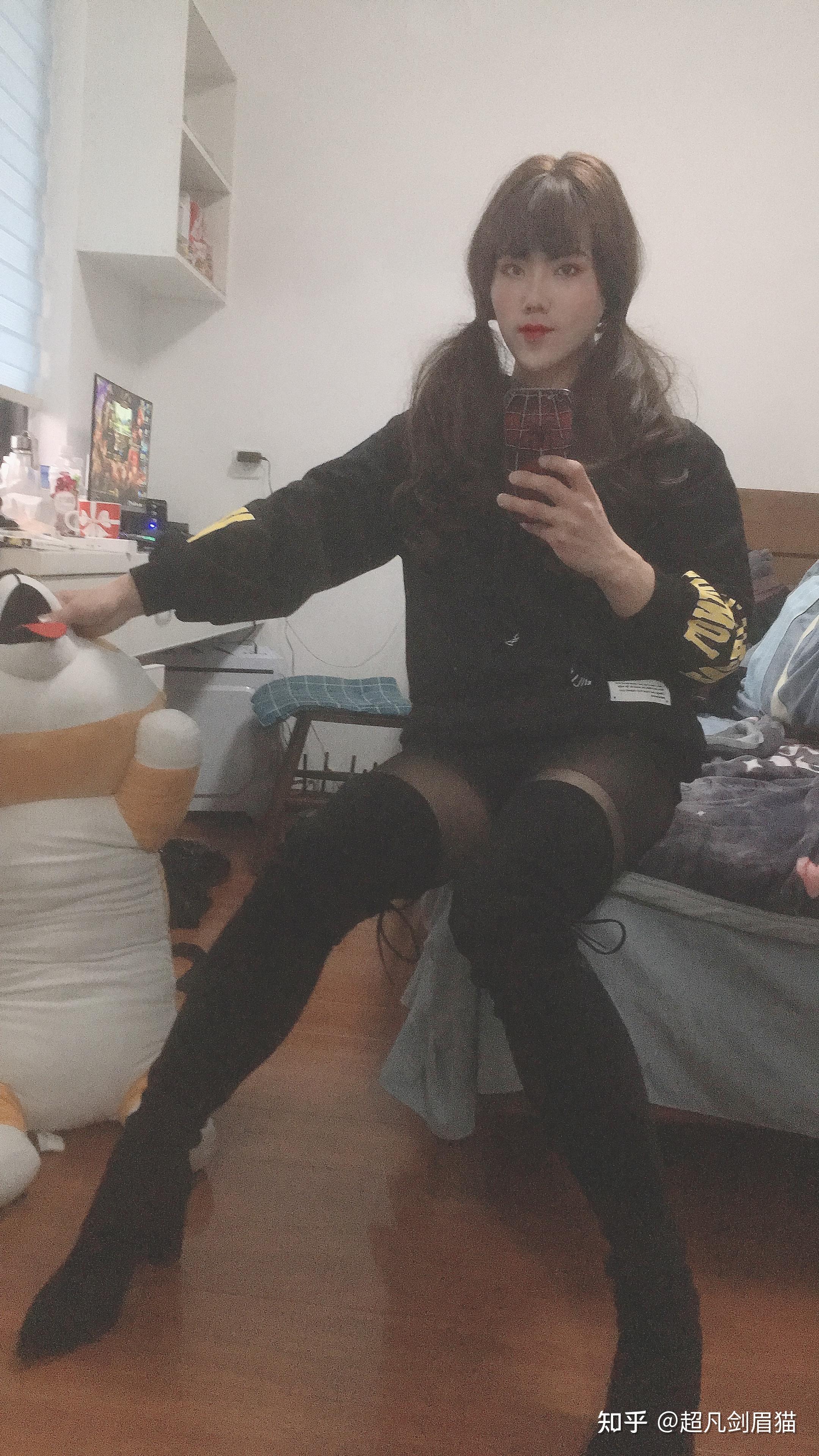 男人穿过膝长靴是什么感觉