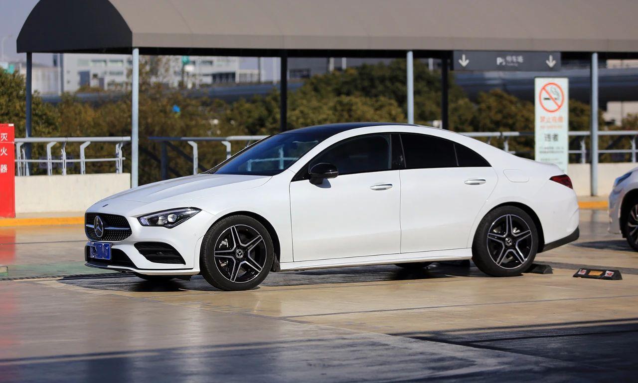 cla260奔驰图片,奔驰CLA260 进口奔驰cla260和国产a35lamg一样价格怎么选