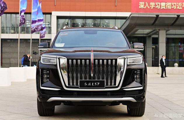 对标q8x7红旗全新旗舰级suv实车曝光或搭载v8发动机