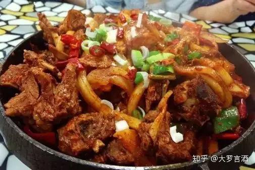 青海民和的土族美食与施酒礼