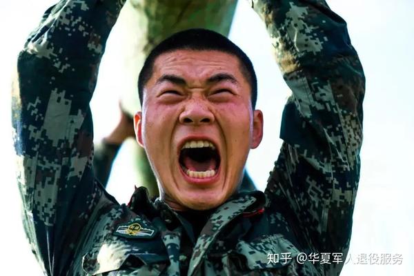 军人训练时的样子最帅!看完想当兵!