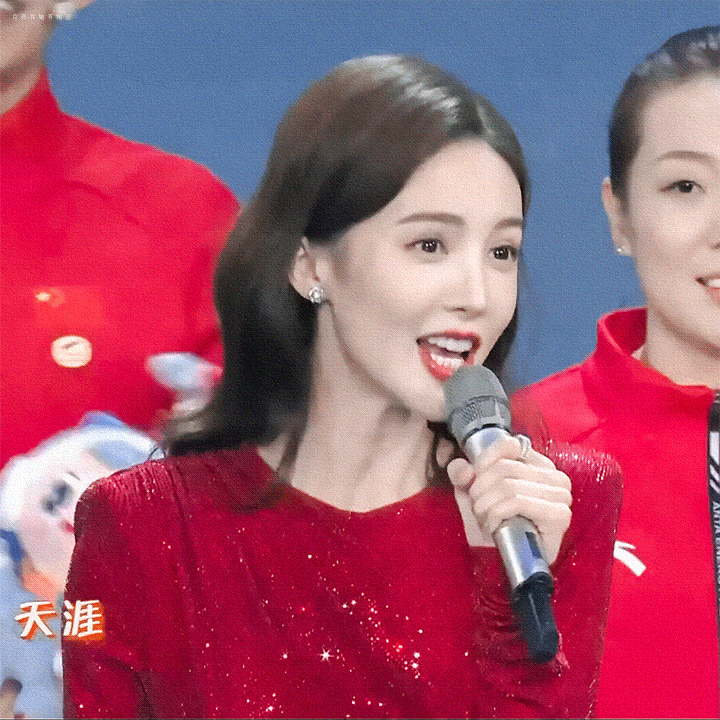 倪妮白到发光金晨红裙惹火张雨绮又戆又土春晚女明星造型大比拼