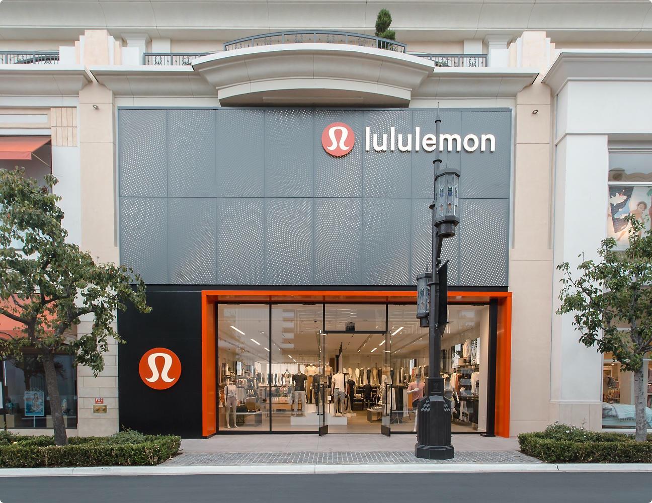 lululemon的高端感是怎么来的