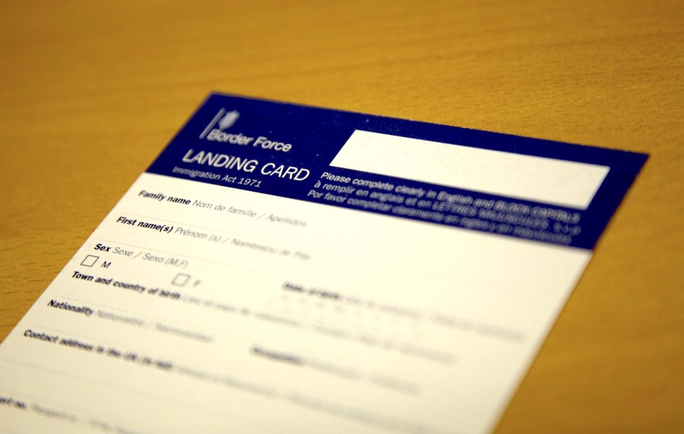 认证的官方帐号 每个英国留学生的记忆,都是从下面这张入境卡(landing
