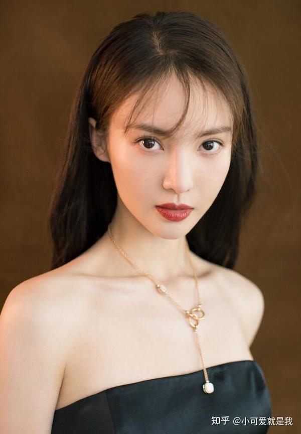 何晋龙解读:金晨的励志变脸史