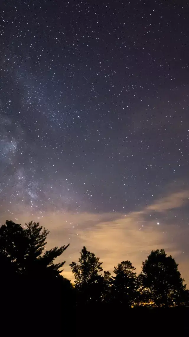 有星空云朵壁纸吗