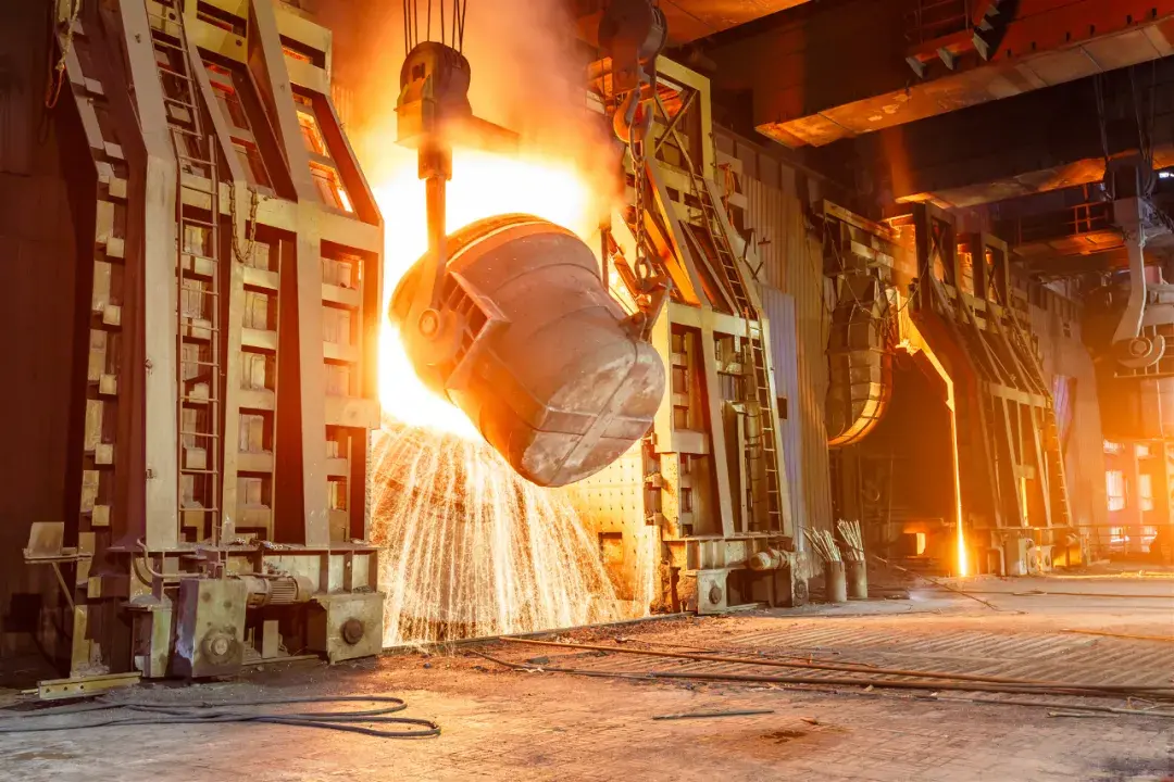 钢铁行业主要包括铁前,炼铁,炼钢,铸钢,轧钢,仓储物流等环节,生产