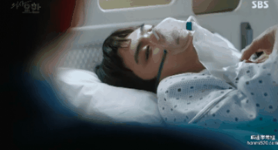饱受病痛折磨的病人是让他们有尊严地离去还是备受痛苦地活着