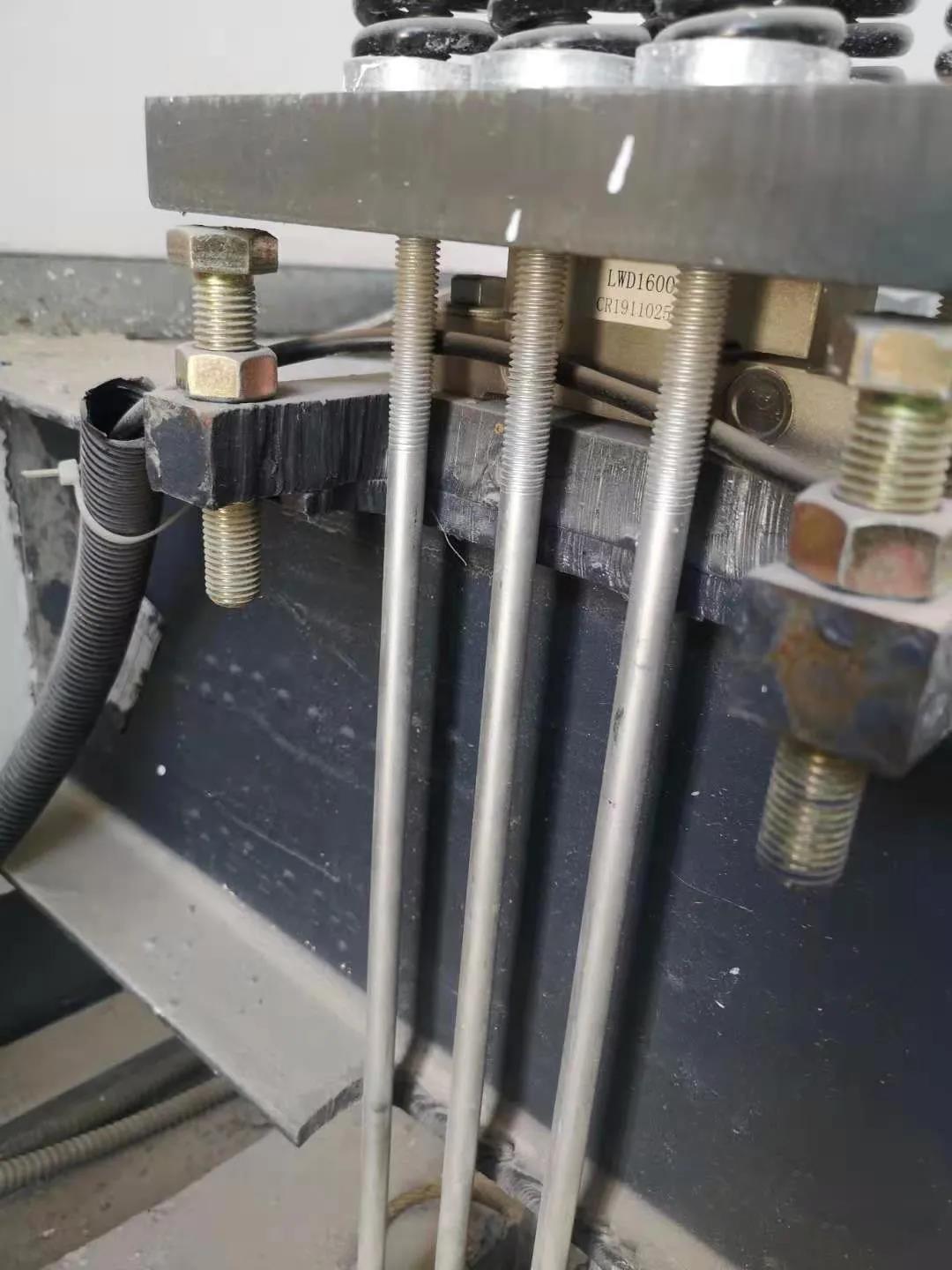 电梯主机承重梁这样搞可以吗