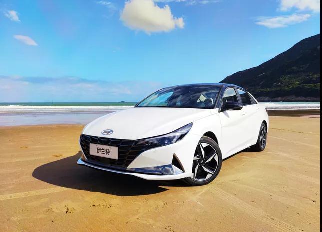 现代ELANTRA,现代elantra2016款 高性价比合资家轿 北京现代伊兰特购车手册