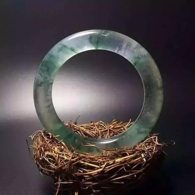 什么是翡翠的癣