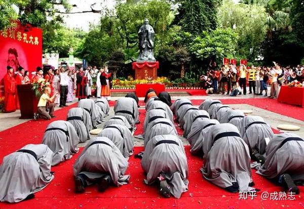 越跪越穷山东人过年跪天跪地跪先祖父母碍你们什么事了
