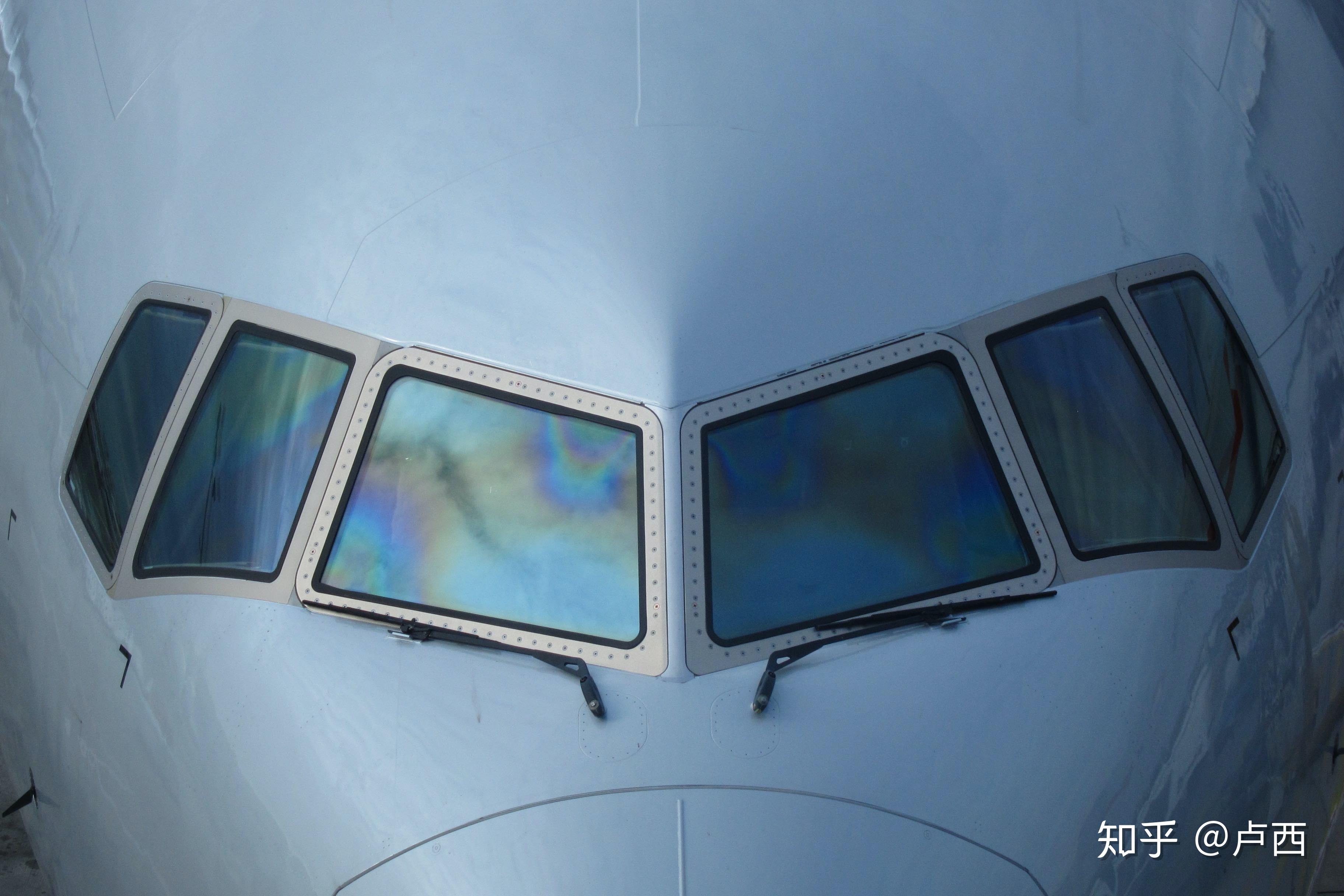 西藏航空风挡玻璃出现裂纹备降贵阳飞机风挡玻璃为何这么容易出现问题