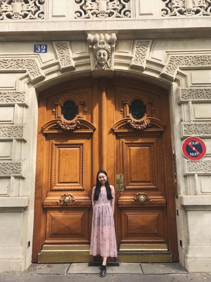 丑的女生是变漂亮的?的起来日肉肉女生舒服图片