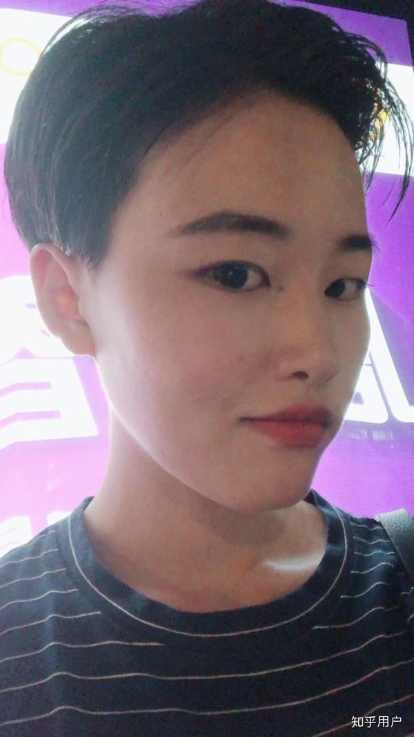 作为一个长相甜美,又剪了短发的女生是一种怎样的体验
