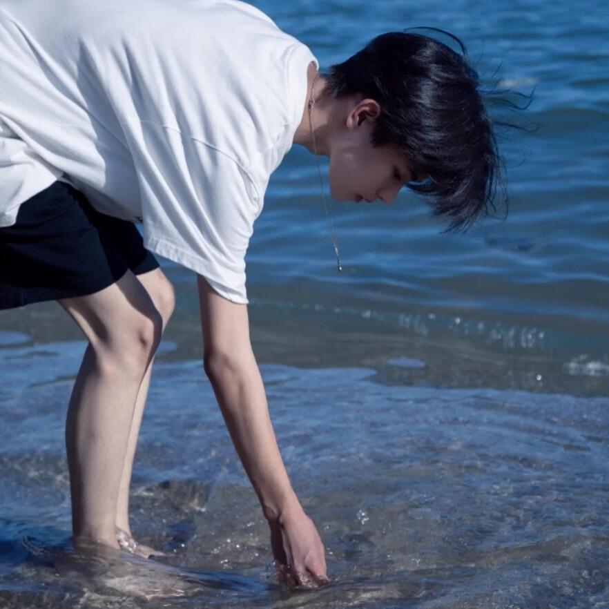 有没有一些干净清爽的男生头像