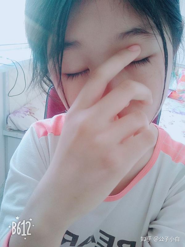 胖女生的手修长不修长?