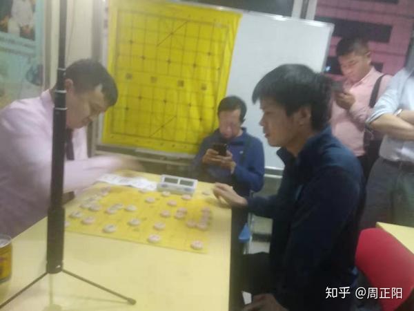 象棋大师孙浩宇"踢馆"深圳棋坛:给了深圳几分薄面,没有全杀光