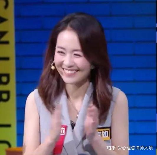 《奇葩说》美女辩手陷入抑郁,他人评价之下,如何变得内心强大