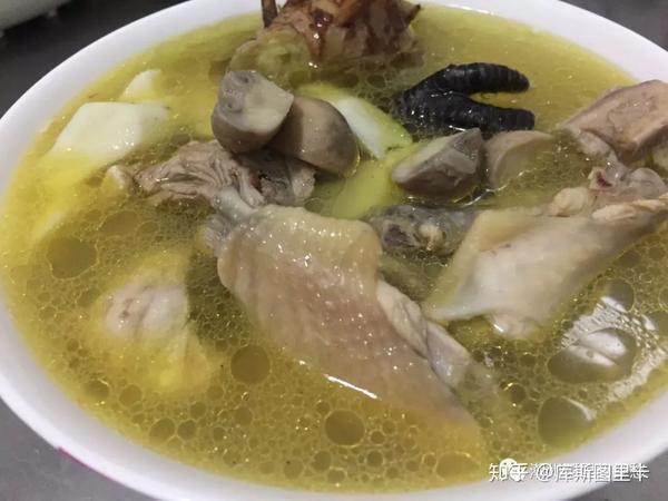山药蘑菇鸡汤