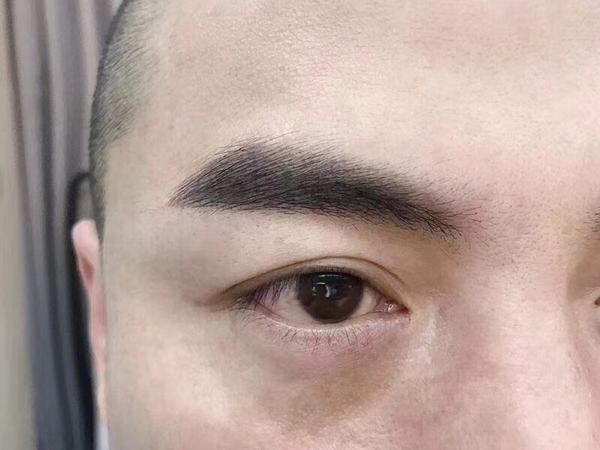 怎么看待男生纹眉这个事情?