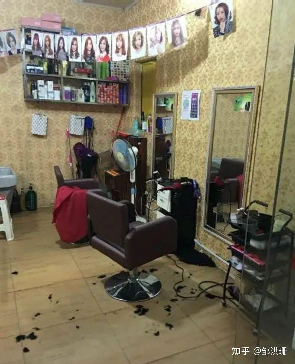 温州一男子理发店偷看他人洗澡被拘留!