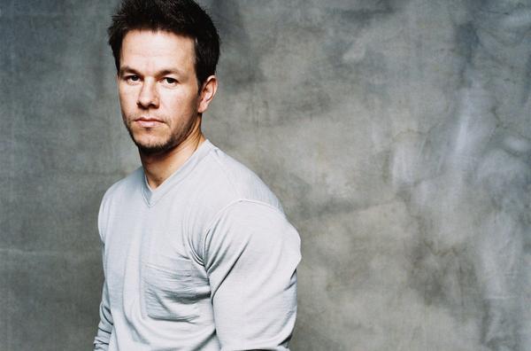 这次是47岁马克·沃尔伯格 mark wahlberg.